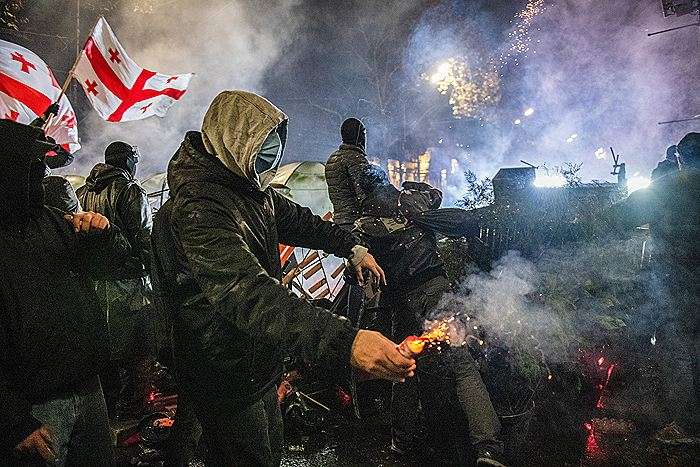 na-akcii-protesta-v-tbilisi-zaderzhany-grazhdane-rf-belorussii-i-ssha-9bfb274.jpg