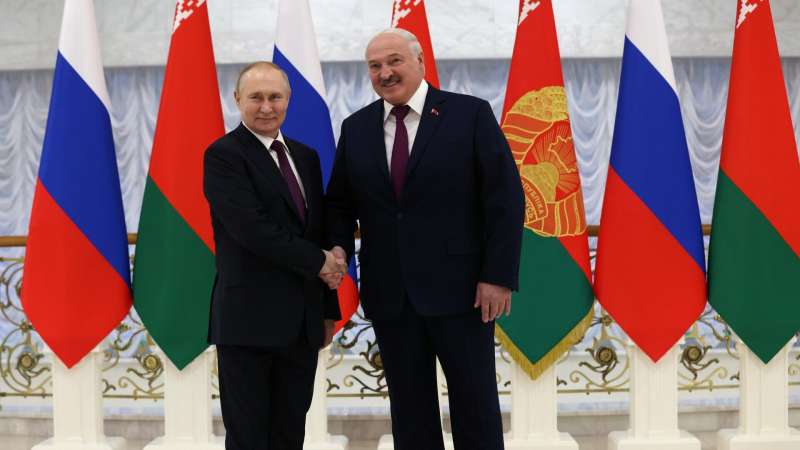 lukashenko-poprosil-razmestit-v-belarusi-oreshnik-putin-soglasilsja-582055a.jpg