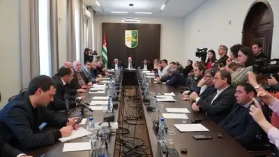 parlament-abhazii-prinjal-reshenie-po-soglasheniju-s-rf-iz-za-kotorogo-prezidenta-otpravili-v-otstavku-73f3463.webp