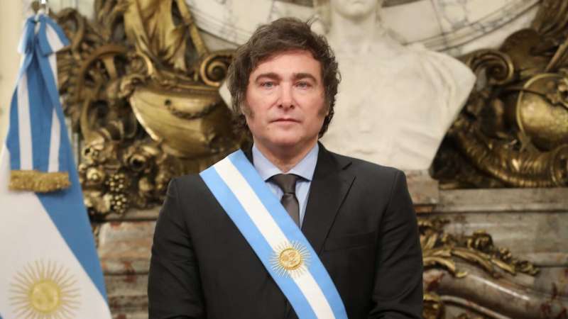 shokovaja-terapija-kak-haver-milej-ekonomiku-argentiny-do-recessii-dovel-6aa7172.jpg