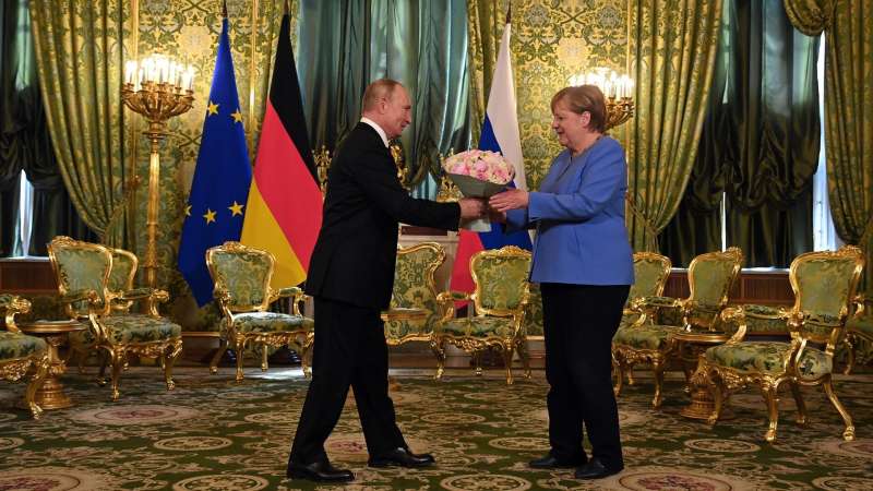 v-kremle-prokommentirovali-vzaimootnoshenija-putina-i-merkel-91414b6.jpg